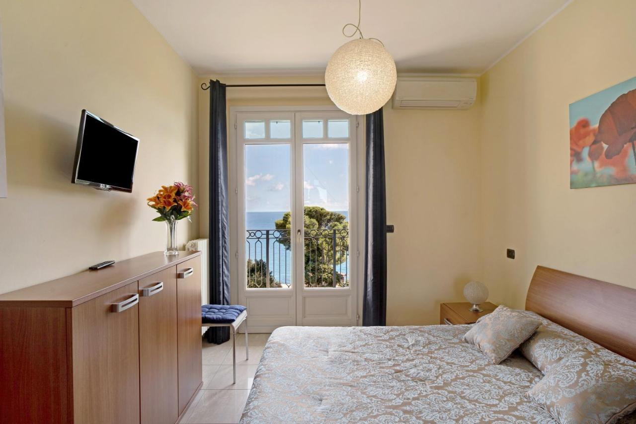 Casa Miradore 600 Mt Dal Mare Imperia Luaran gambar