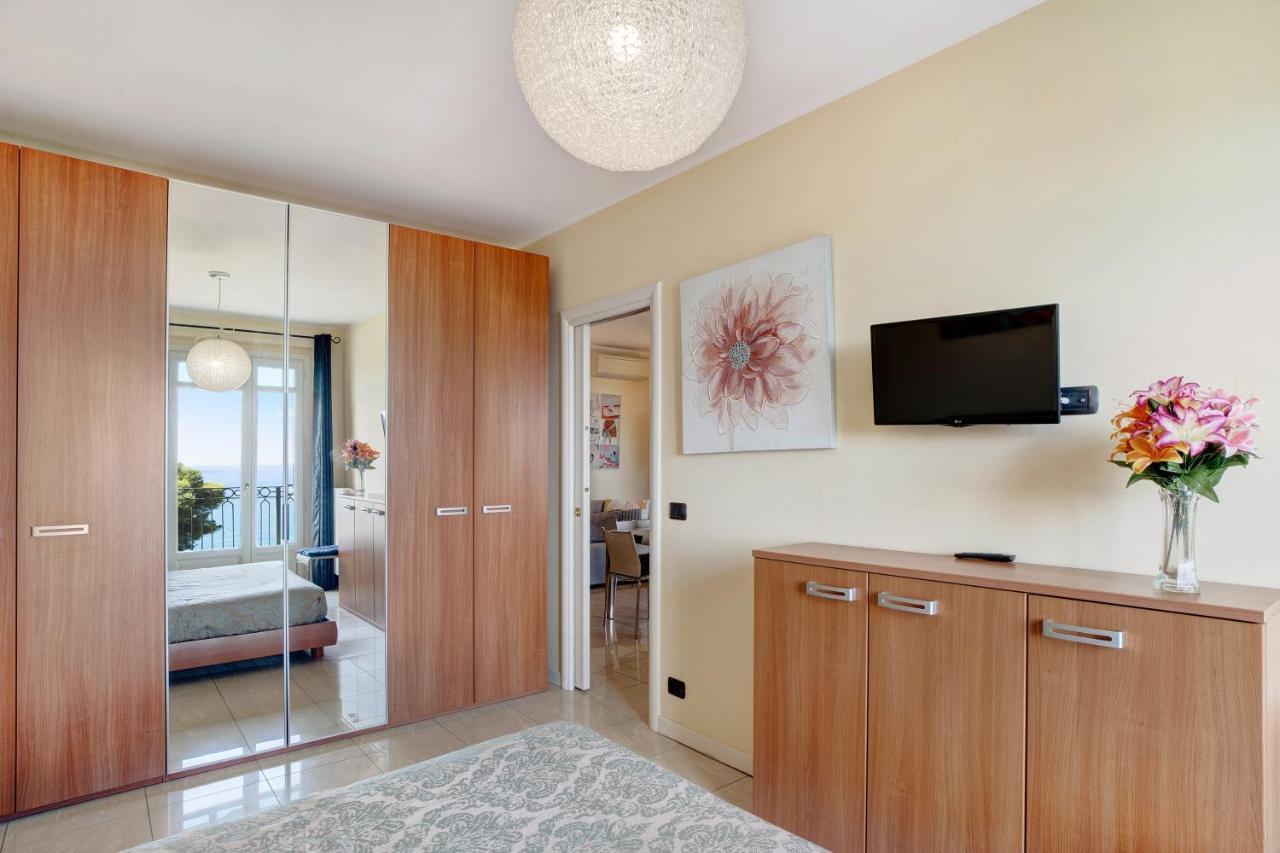 Casa Miradore 600 Mt Dal Mare Imperia Luaran gambar